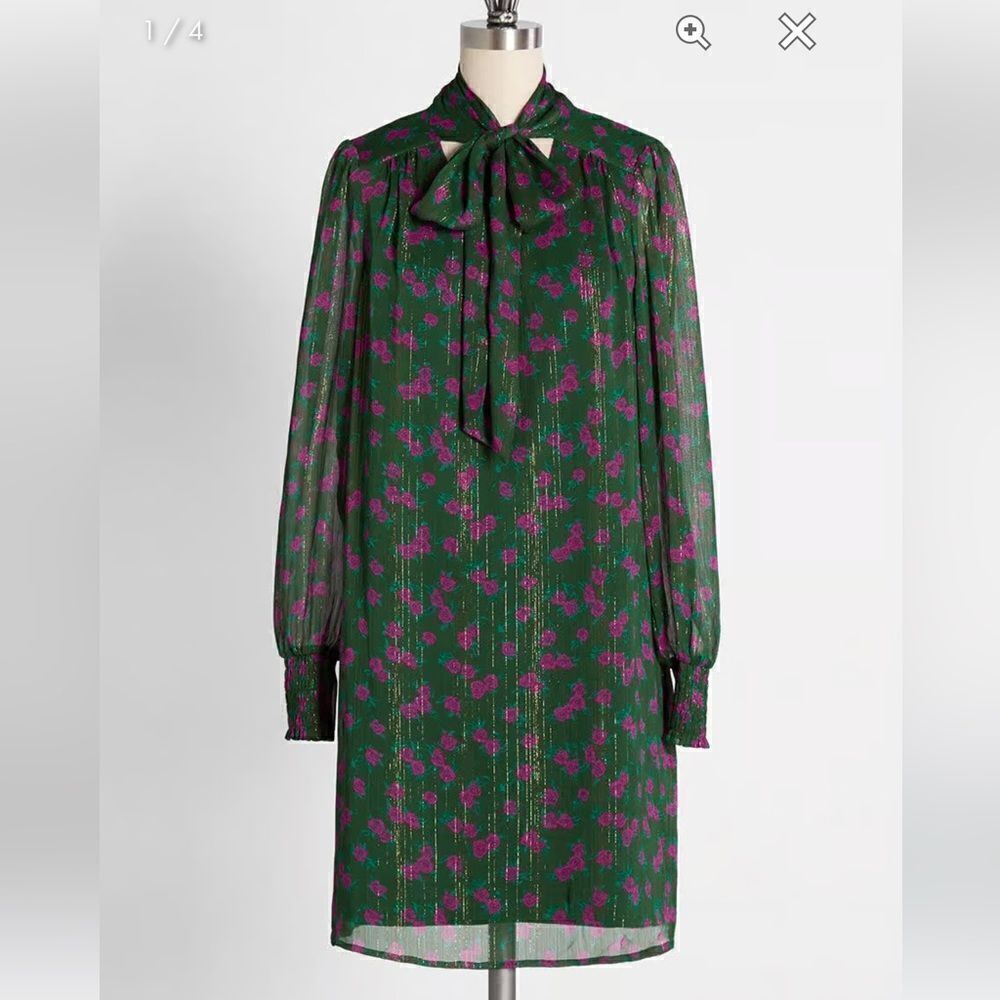 Modcloth Winter Blooming Roses Dress Tie Neck Shift Green Pink Floral S NWT